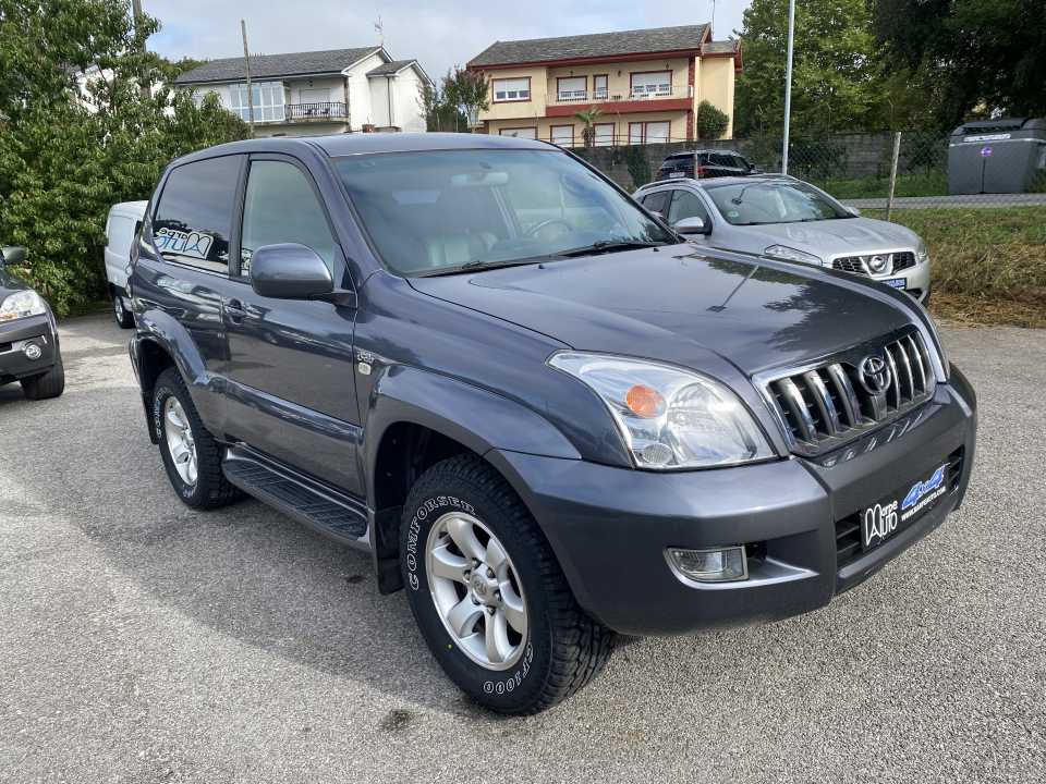 Imagen TOYOTA Land Cruiser 3.0d4d VX corto